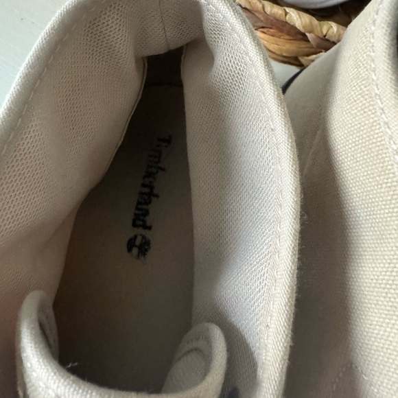 Timberland White and Brown Sneakers with Classic Design - Picture 5 of 9